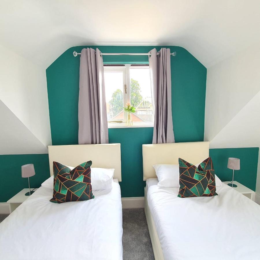 Spacious Beautiful And Warm Cottage With Parking Челмсфорд Экстерьер фото