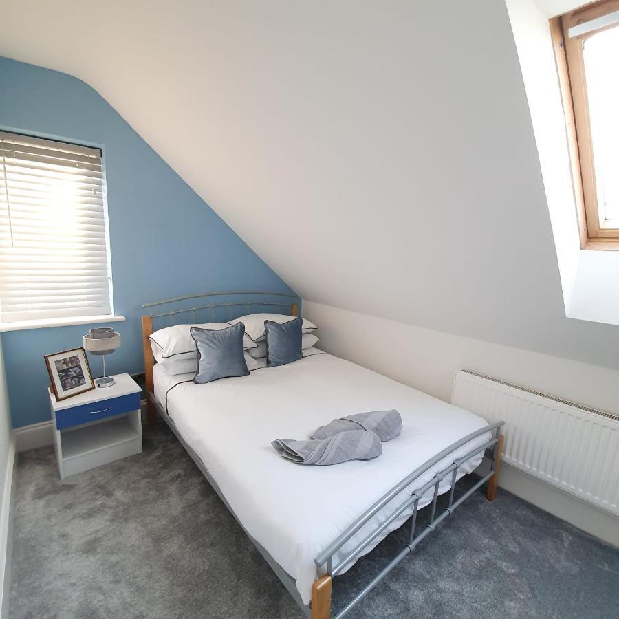 Spacious Beautiful And Warm Cottage With Parking Челмсфорд Экстерьер фото